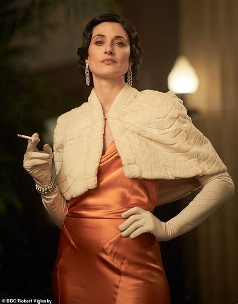 Peaky Blinders' Natasha O'Keeffe exudes 1930s elegance in orange gown in 2022 | Peaky blinders ...