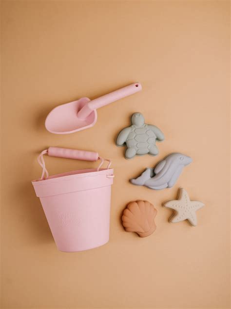 Silicone Beach Bucket Toy Sets - Sandy Rose | Hendrix