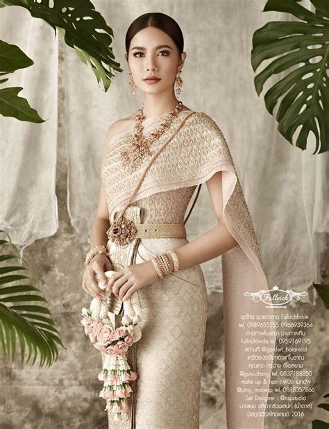 Thai traditional dress น้องน้ำตาล Cr. Fullrichbride | ชุดเจ้าสาว, ชุดแต่งงาน, แพทเทิร์นเดรส