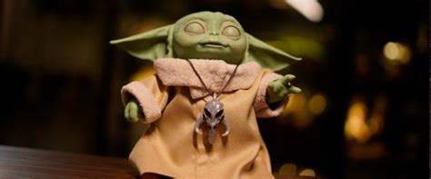 Unboxing Hasbro's The Child "Baby Yoda" Animatronic Edition | Geek Culture