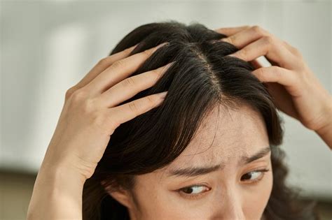 6 Reasons Why Your Hair Hurts, According to a Dermatologist | livestrong