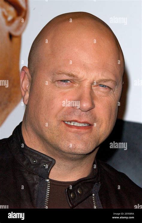 Michael chiklis shield hi-res stock photography and images - Alamy