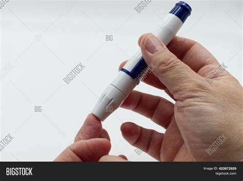 Woman Diabetes Using Image & Photo (Free Trial) | Bigstock