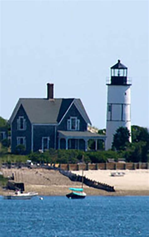 Sandy Neck Lighthouse | Cape Cod LIFE