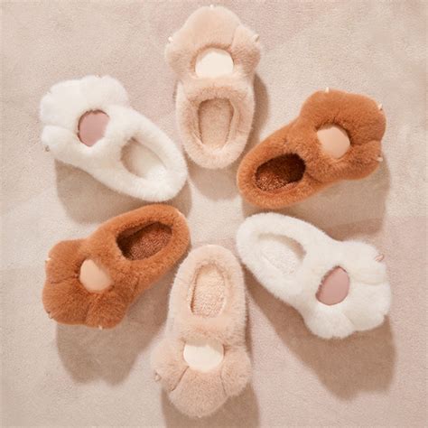 Bear Claw Slippers - Suede - Rubber - Beige - Pink - 4 Colors - 3 Sizes - ApolloBox