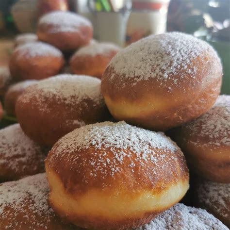 Custard-Filled Polish Paczki • Delish Club