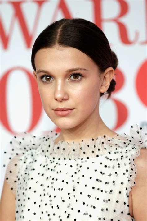 La marque de beauté de Millie Bobby Brown est l'une des plus puissantes du monde | Vogue Paris