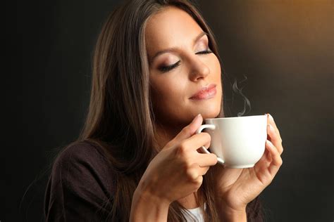 Boire du café pourrait soigner les acouphènes