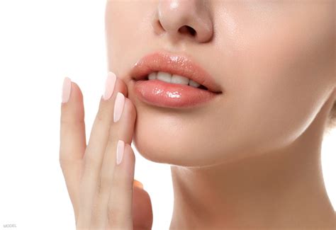 Does CBD Lip Balm Work on Labial Melanotic Macule? - Goto Mariko