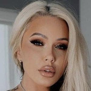 Bunnie Xo - Age, Family, Bio | Famous Birthdays