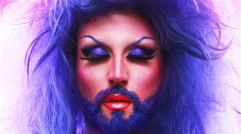 VICE - Drag Queens Tell Us Why They Love Their Beards