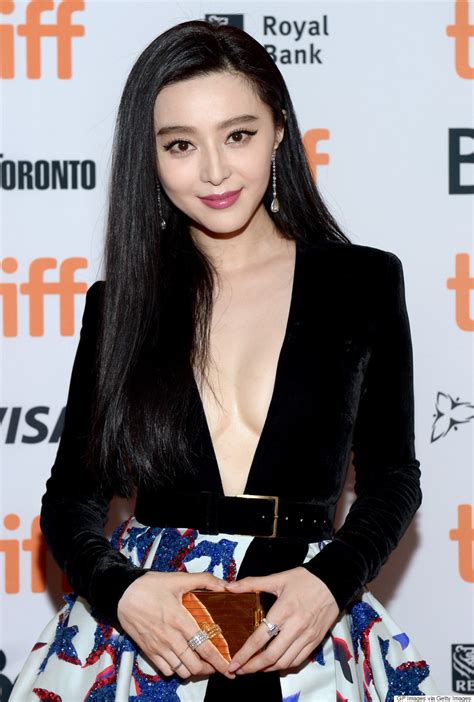 TIFF 2016: Fan Bingbing Dazzles On The Red Carpet In Elie Saab | HuffPost Canada