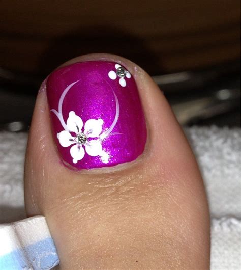 Summer flower design Pretty Toe Nails, Cute Toe Nails, Fancy Nails ...
