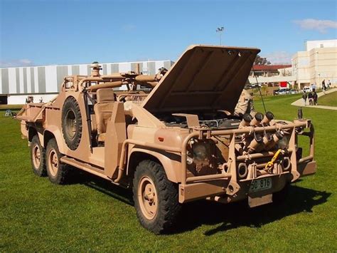 Land Rover Perentie 6x6 | 6 Wheel Drive