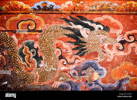 Dragon painting on wood bhutan hi-res stock photography and images - Alamy