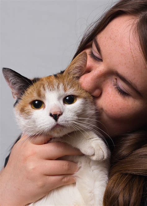 A girl with her cat | Teenage girl holding her pet cat More … | Flickr