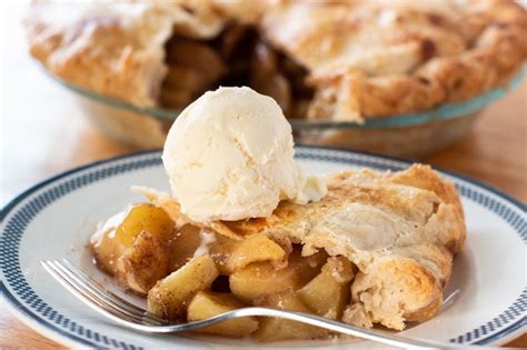 Honey-Sweetened Apple Pie | The Cook's Treat