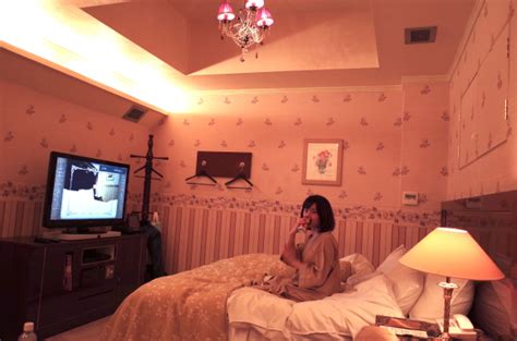 Can a woman have a good time at a Japanese love hotel on her own? - Japan Today