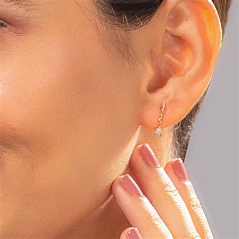Buy Sparkling Leafy Diamond Drop Earrings Online | CaratLane