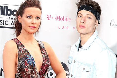 kate-beckinsale-dating-with-matt-rife - SuperbHub