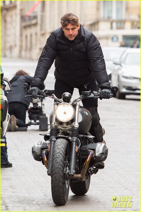 Tom Cruise Does Some Motorcycle Stunts for 'Mission Impossible 6'!: Photo 3896707 | Tom Cruise ...