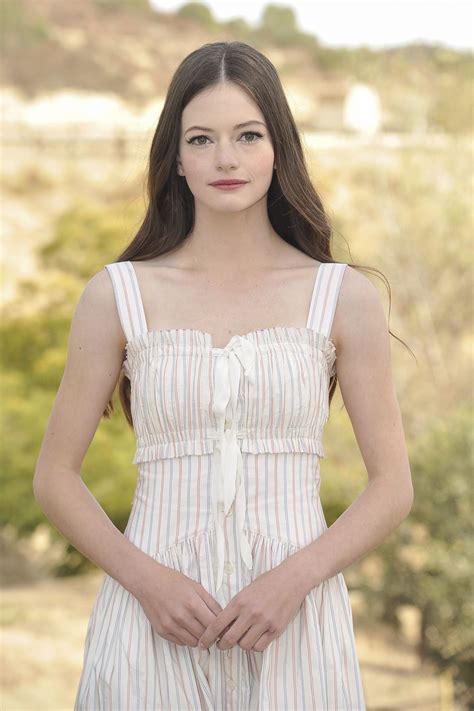 Mackenzie Foy No Makeup : Mackenzie Foy At Black Beauty Press Interview ...