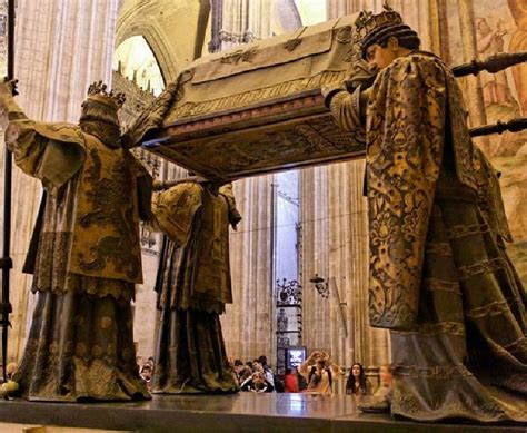 Seville cathedral tour and Giralda