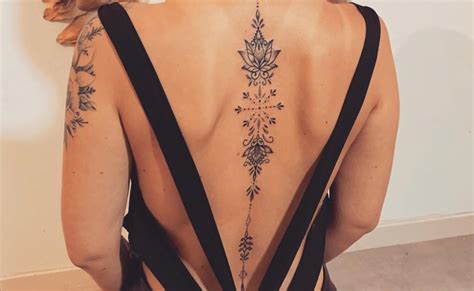 Topo 49+ imagem tatuagem flor de lótus nas costas feminina - br ...