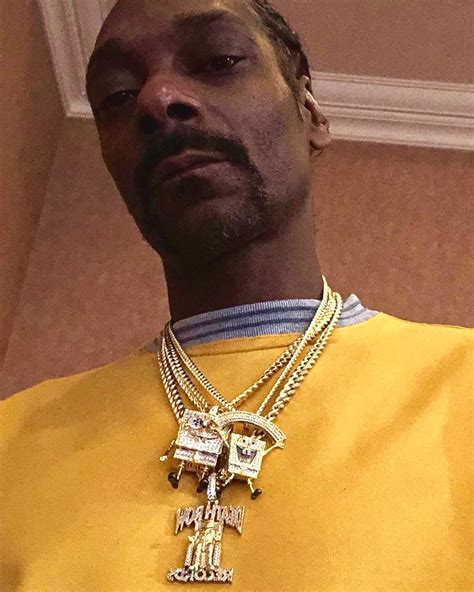 Snoop Dogg Upgrades His Death Row Chain After Buying Record Label Back From Suge Knight ...