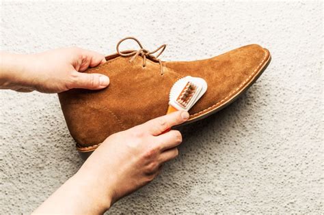 How to Clean Suede Shoes Correctly So They Don't Ruin - The Manual