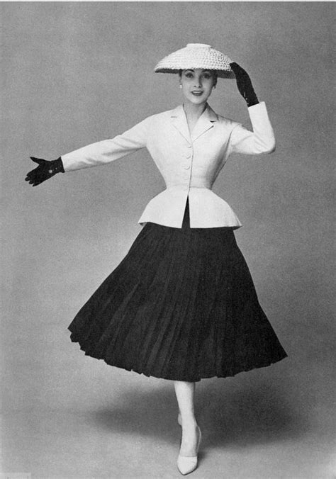 Dior bar suit (1947) | Dior new look, 1950s fashion, Vintage fashion 1950s