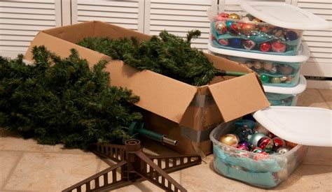 10 Creative Christmas Decorations Storage Ideas For A Neat Storeroom - Style Degree