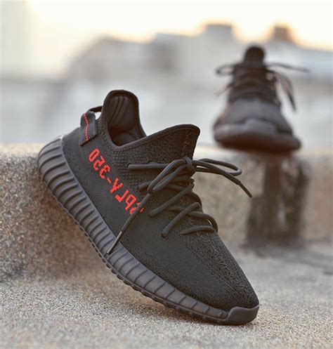 adidas Yeezy 350 Boost V2 Core Black/Core Red - Preview - Le Site de la Sneaker