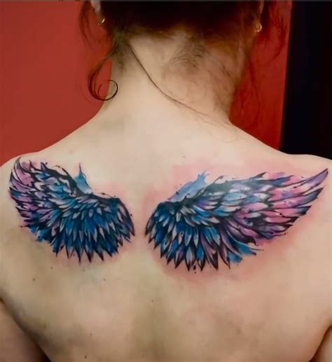 Top 78+ wings tattoo on back female best - in.eteachers