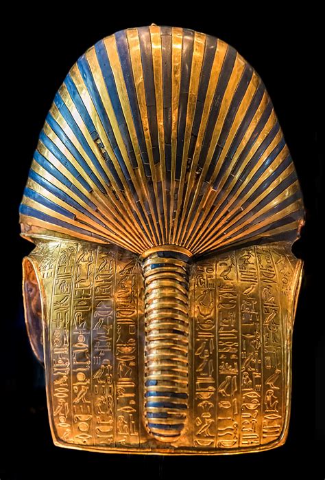 The back of the famous burial mask of Egyptian Pharaoh Tutankhamen (King Tut). : r/AlternateAngles