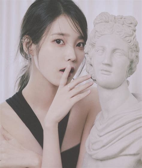 IU 2023 Season's Greetings (Scans) | kpopping