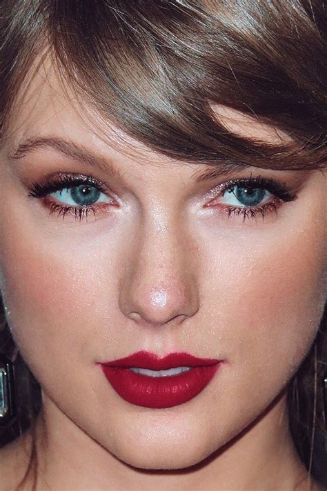 Pin by lara on taylor | Taylor swift makeup, Red carpet makeup, Taylor swift pictures