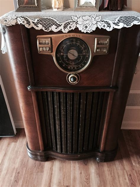 Need help identifying this Zenith Radio : vintageaudio