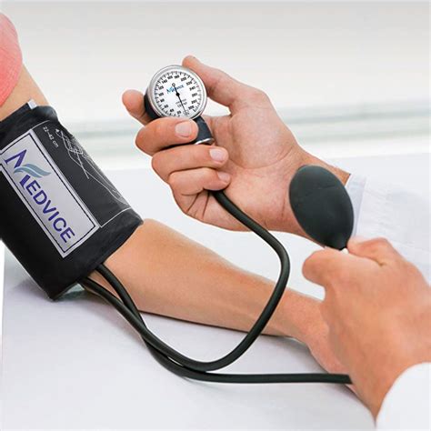 Adult Deluxe Aneroid Sphygmomanometer | BP Machine – Santa Medical