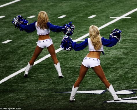 Cheerleaders Dancing - a photo on Flickriver