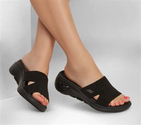 Your feet get the support and comfort they so richly deserve in the ...