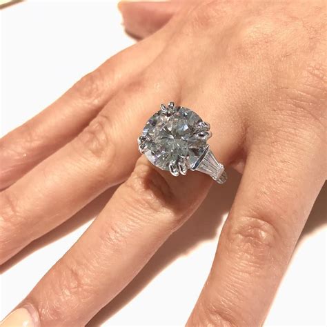 Brilliant 10 carat diamond center in this gorgeous ring! ️ • • • # ...