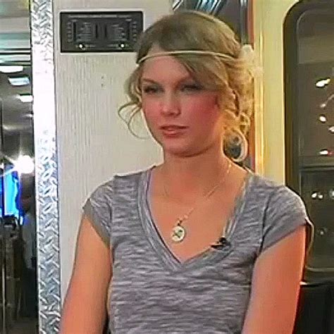 Taylor Swift Reaction Videos on Twitter: "Taylor Swift zoning out in an interview Taylor swift ...