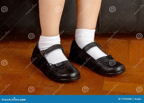 Dollzis: Girls School Shoes And Socks