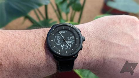 Fossil Gen 6 Hybrid Wellness Edition review: Simple and elegant