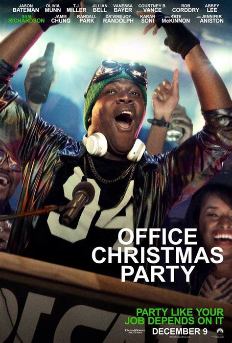 Office Christmas Party (2016) Poster #1 - Trailer Addict