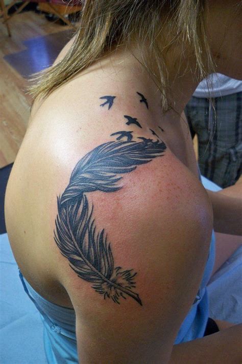 50 Beautiful Feather Tattoo Designs | Cuded | Feather tattoos, Feather tattoo design, Shoulder ...