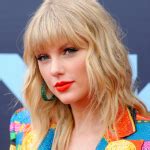 Taylor Swift at MTV Video Music Awards, 2019 by Efren Landaos