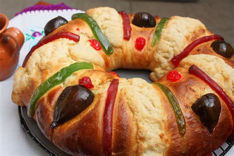 Rosca de Reyes: Your Guide to Mexico's Famed Kings’ Bread