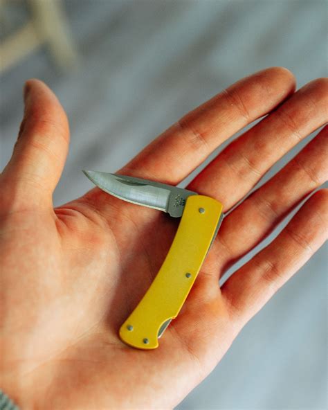 Buck Knives 524 Alumni | Buck knives, Knife, Pocket knife